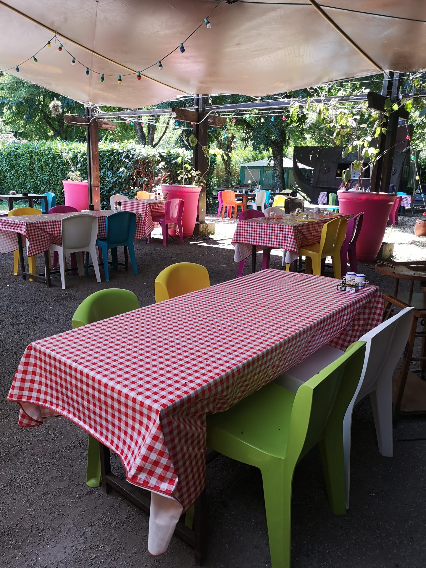Camping Aspet Restaurant Ginguette Rivière aux papillons